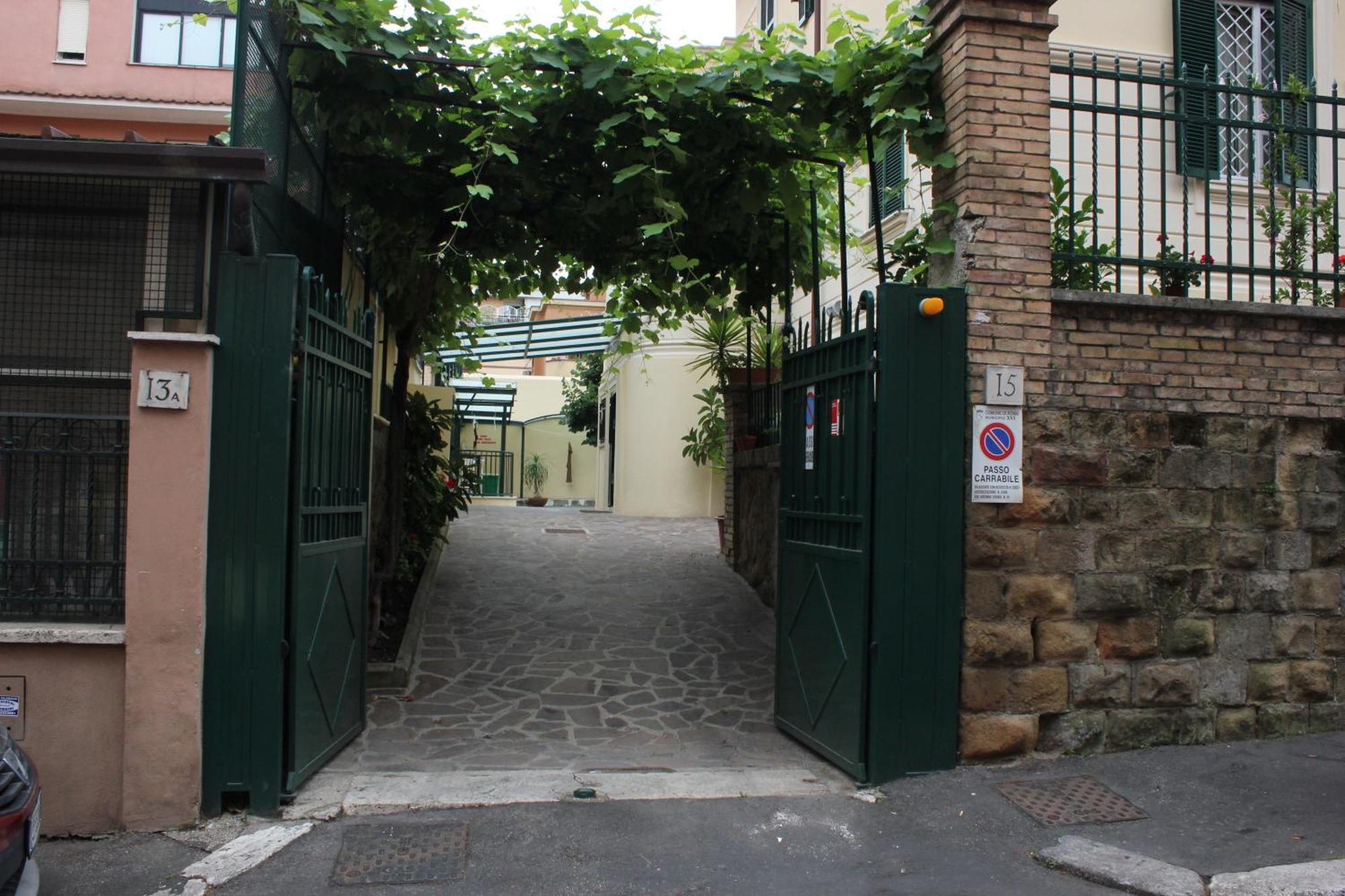 Casa Per Ferie Beato Rosaz, Rome